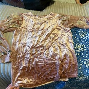 Tru luxe jeans boutique shirt. Crinkle velvet with see through floral sleeves.